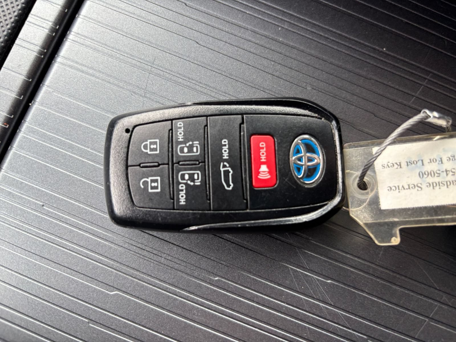 Used 2025 Toyota Sienna XLE FWD image 20