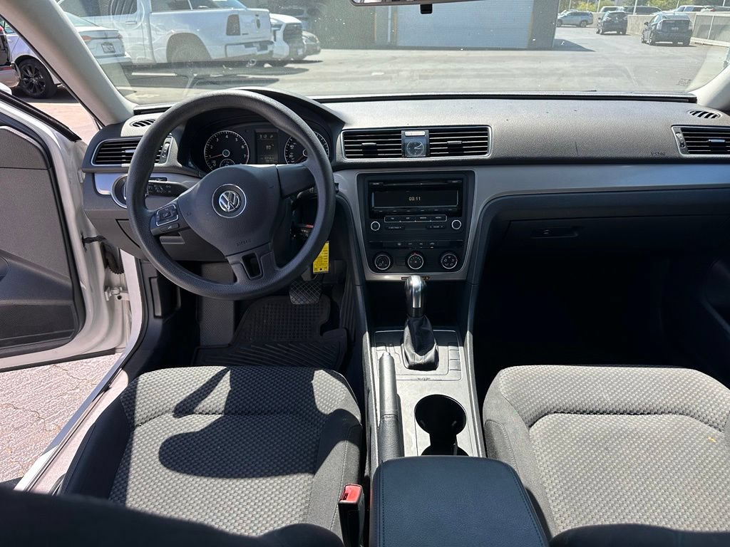 Used 2013 Volkswagen Passat 2.5 S FWD image 9