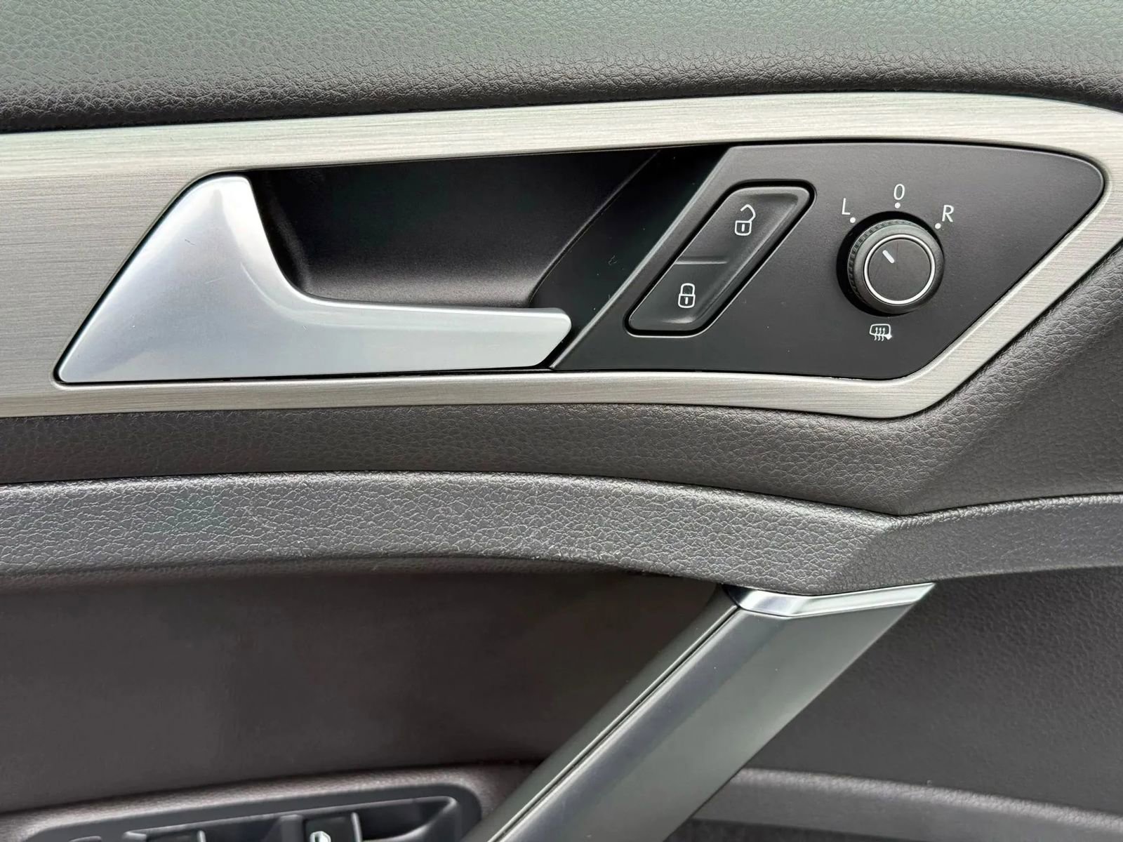 Used 2015 Volkswagen Golf S image 16