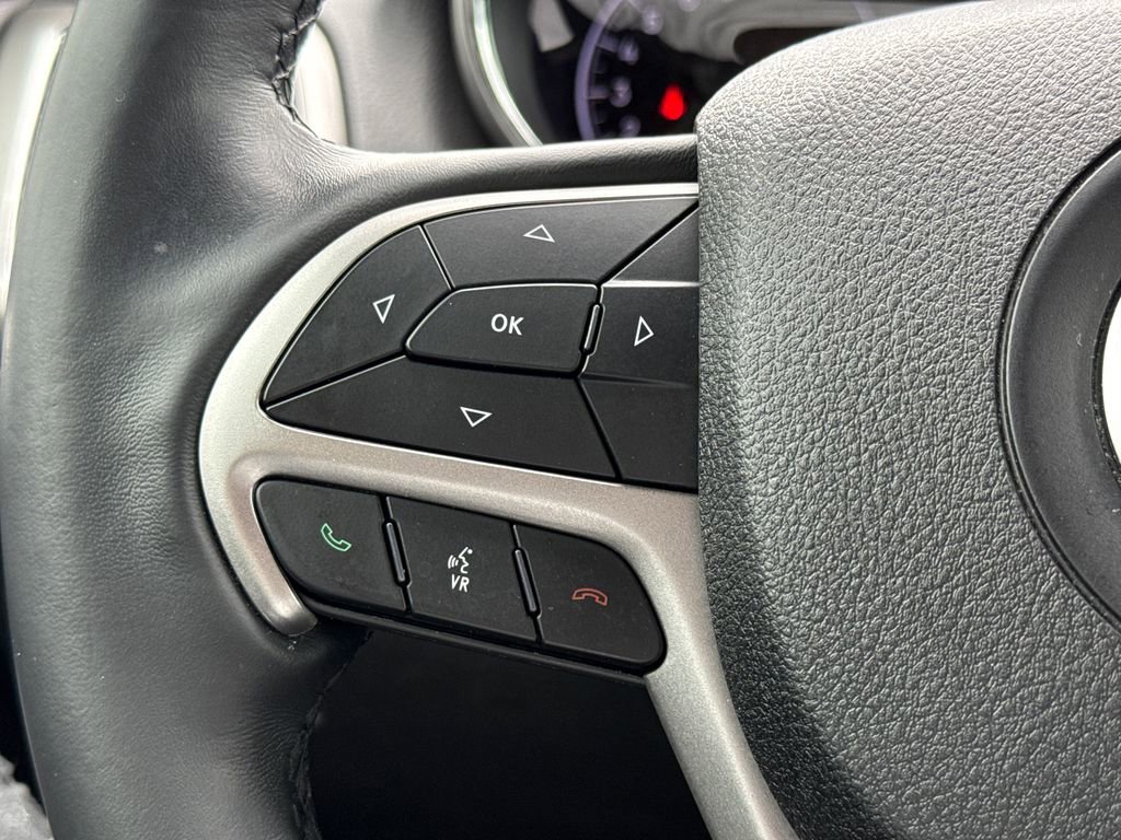 Used 2018 Jeep Grand Cherokee Laredo image 27