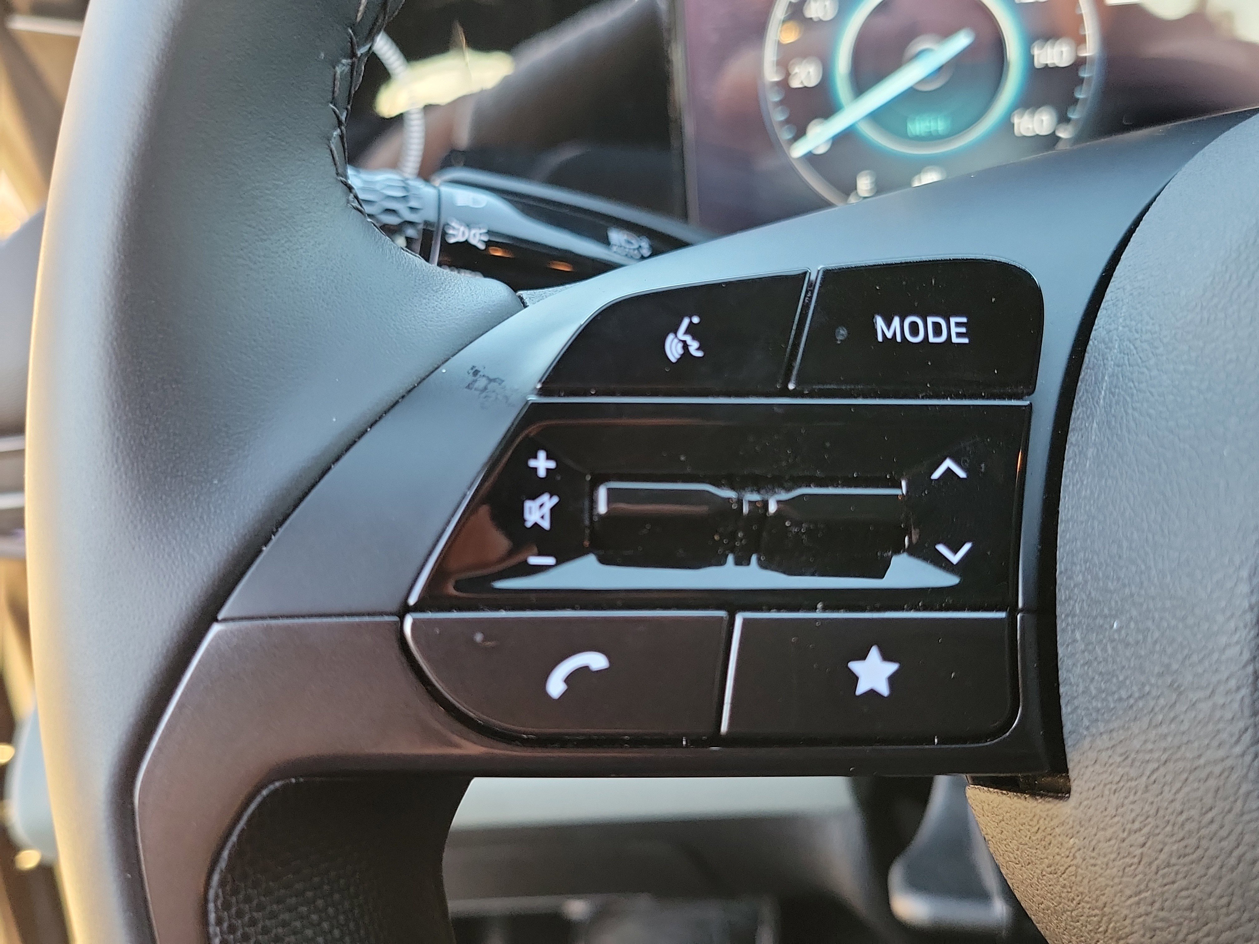 Certified 2025 Hyundai Elantra Limited image 7