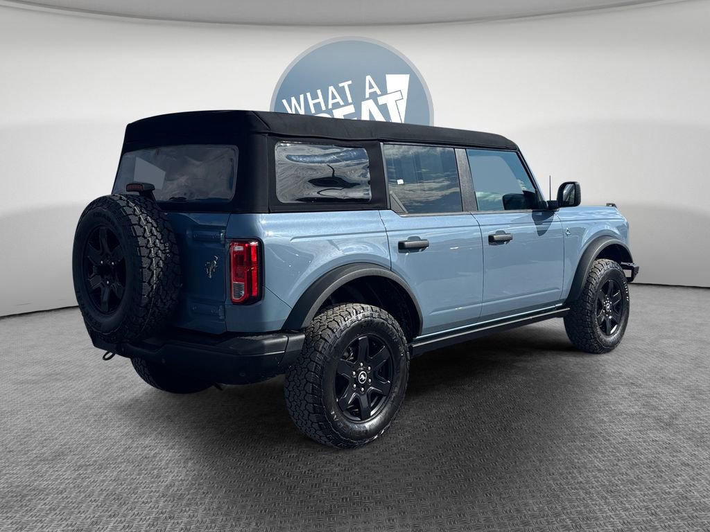 Used 2023 Ford Bronco Black Diamond image 3