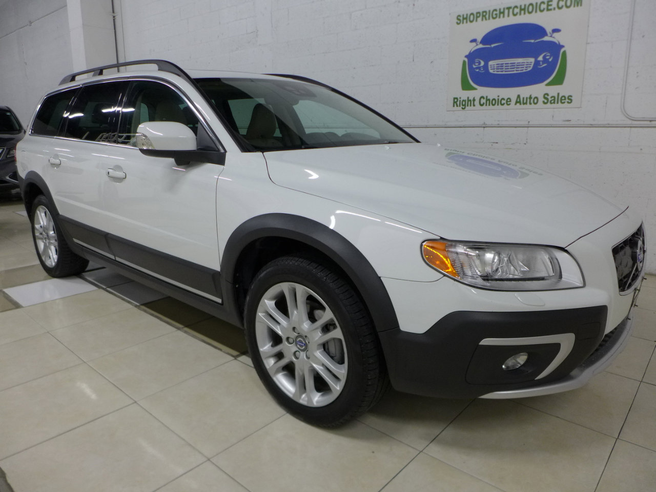 Used 2016 Volvo XC70 T5 Platinum w/ Protection Package image 90