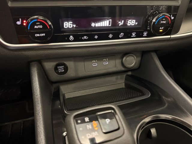 Used 2025 Nissan Rogue SV w/ SV Premium Package image 23