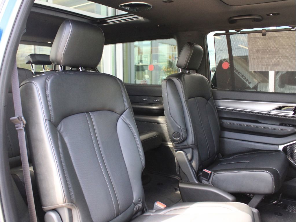 New 2026 Jeep Grand Wagoneer Limited AWD/4WD image 30