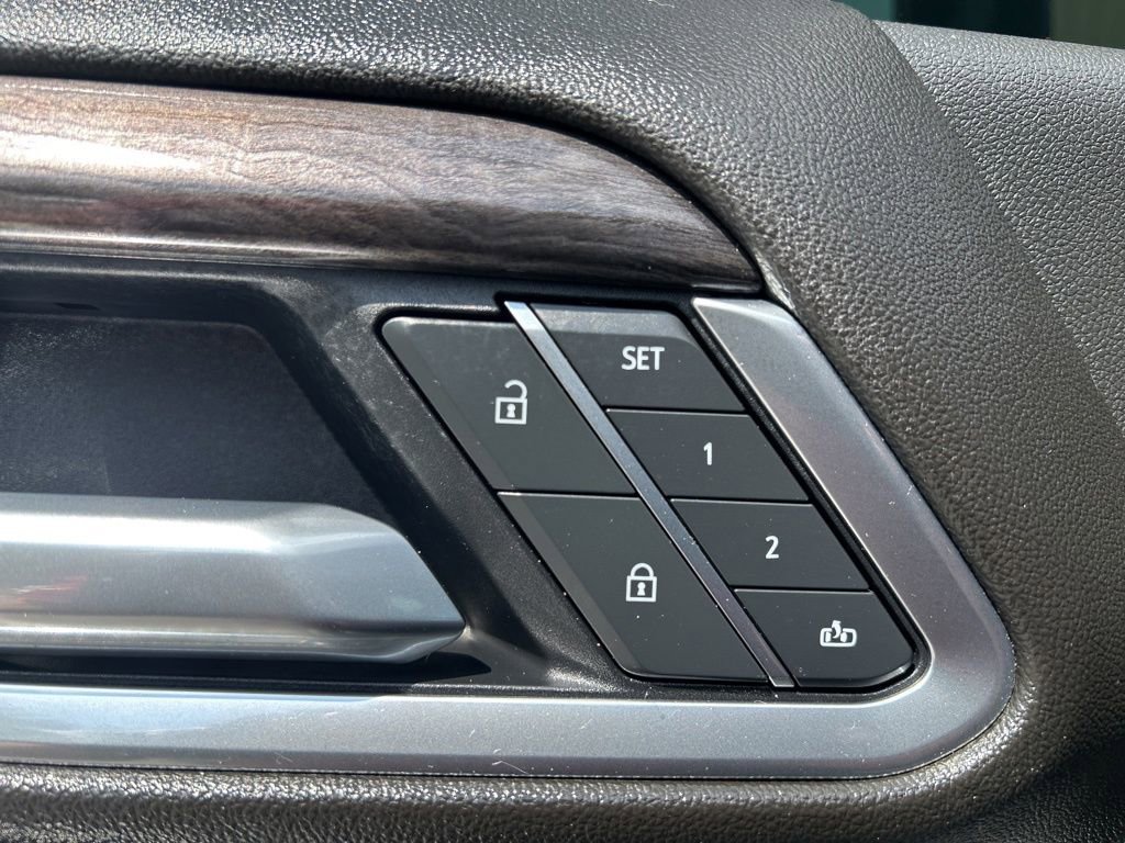 Used 2025 Chevrolet Silverado 2500 LTZ w/ LTZ Convenience Package image 24