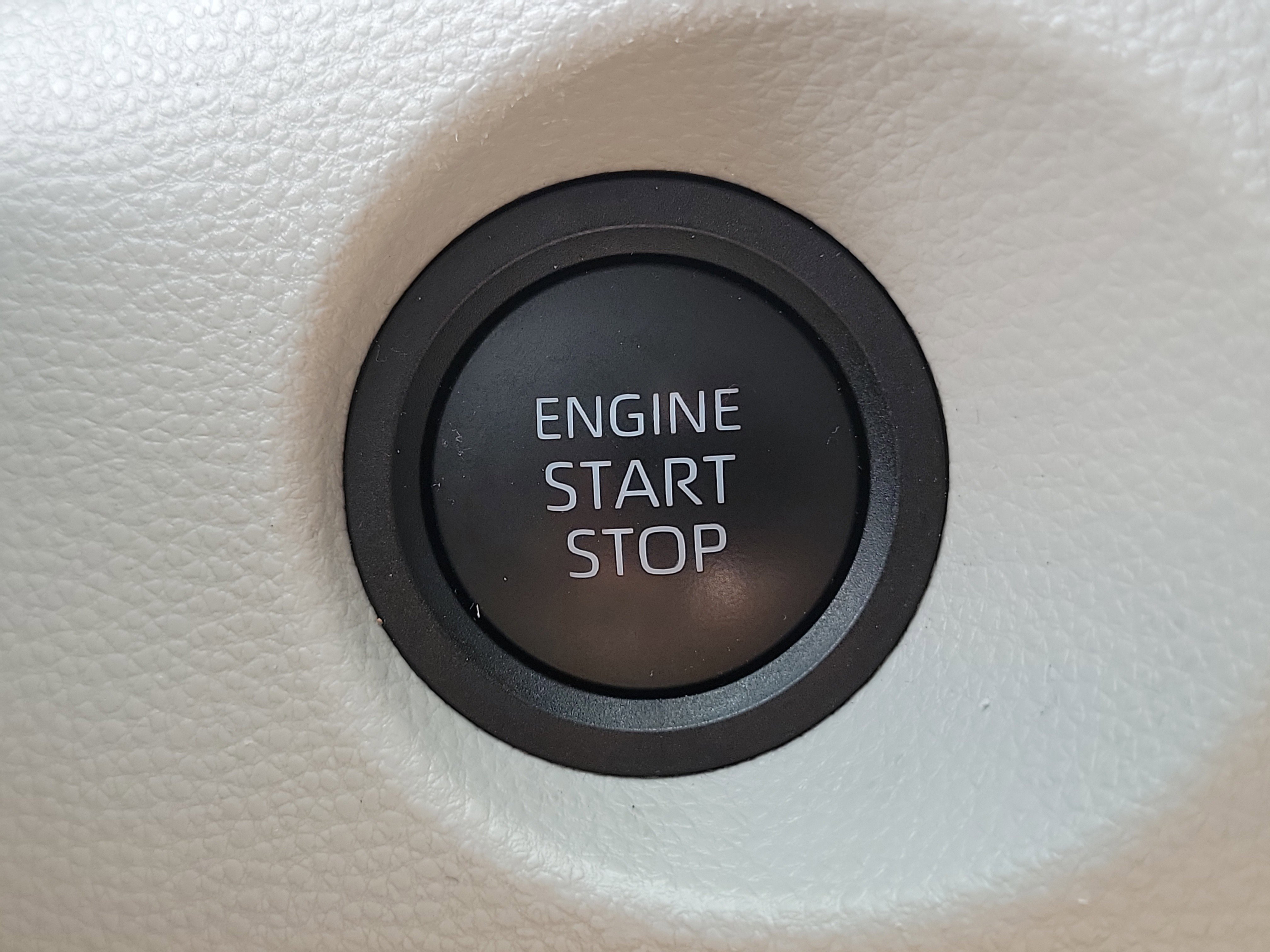 Used 2025 Toyota Corolla Cross LE image 31