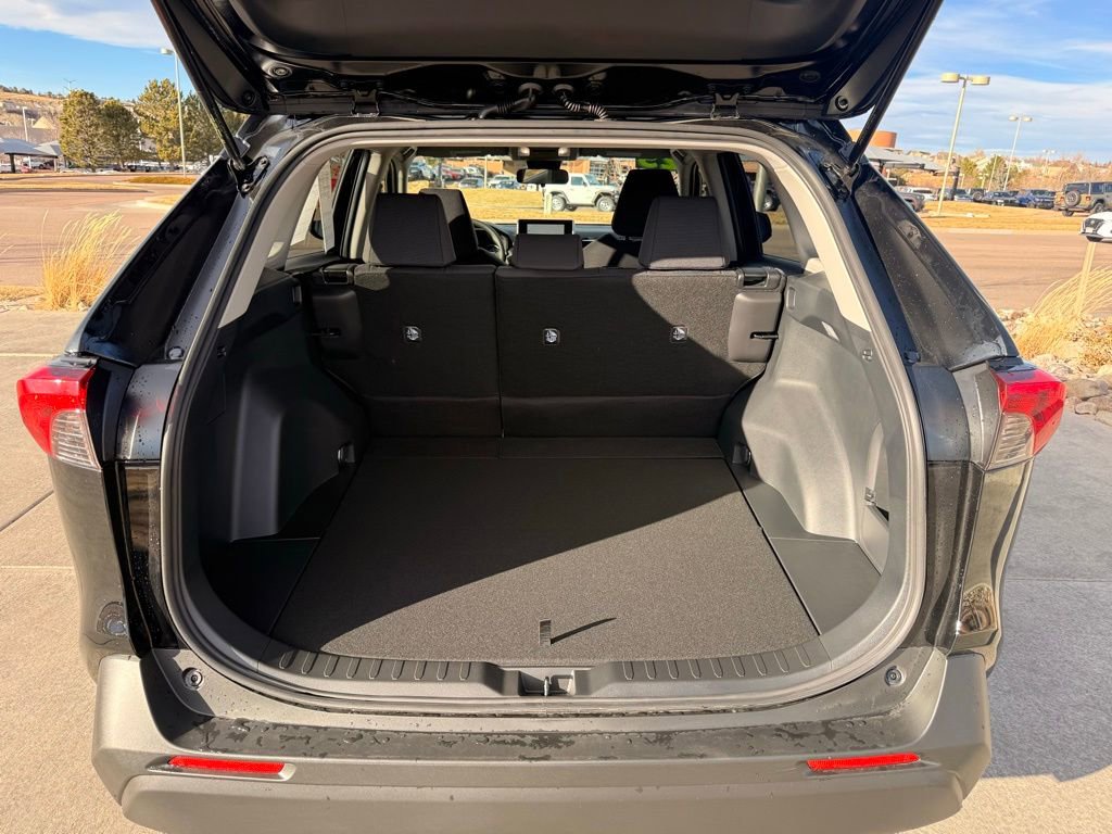 Used 2025 Toyota RAV4 LE image 22