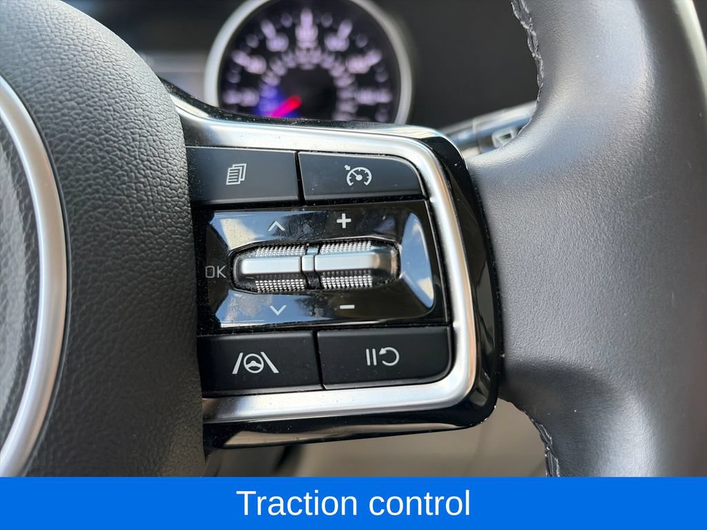 Used 2024 Kia Carnival LX FWD image 13