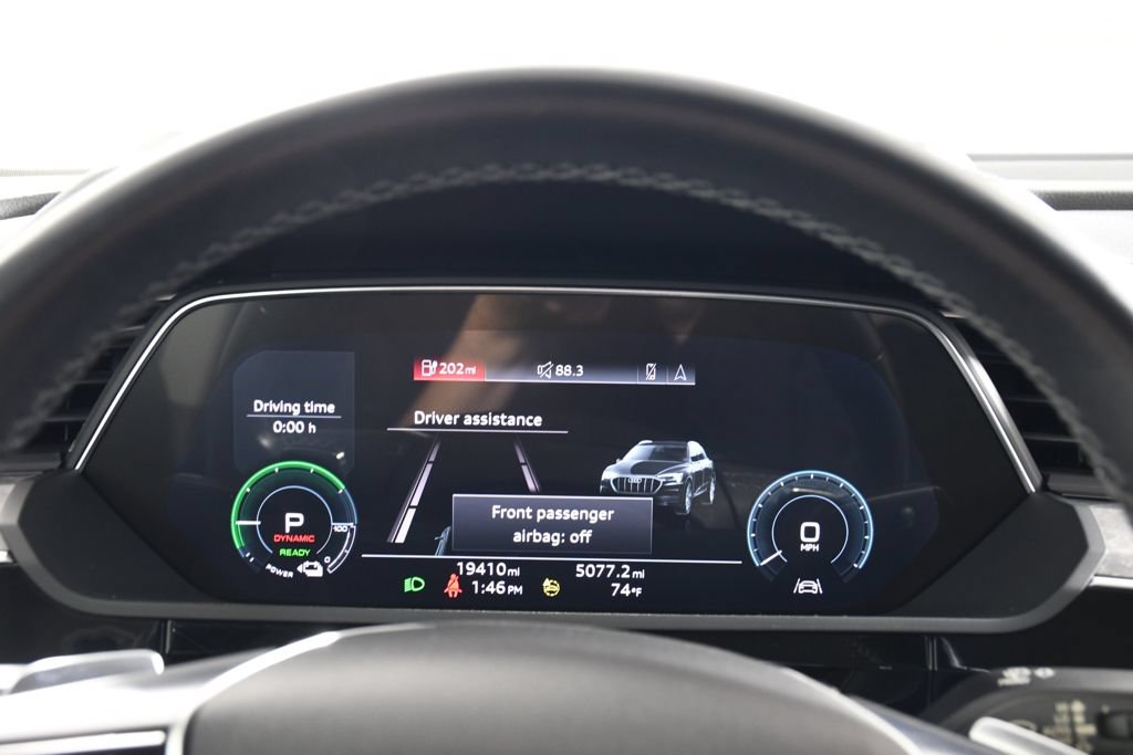 Used 2021 Audi e-tron Premium w/ Black Optic Package AWD/4WD image 31
