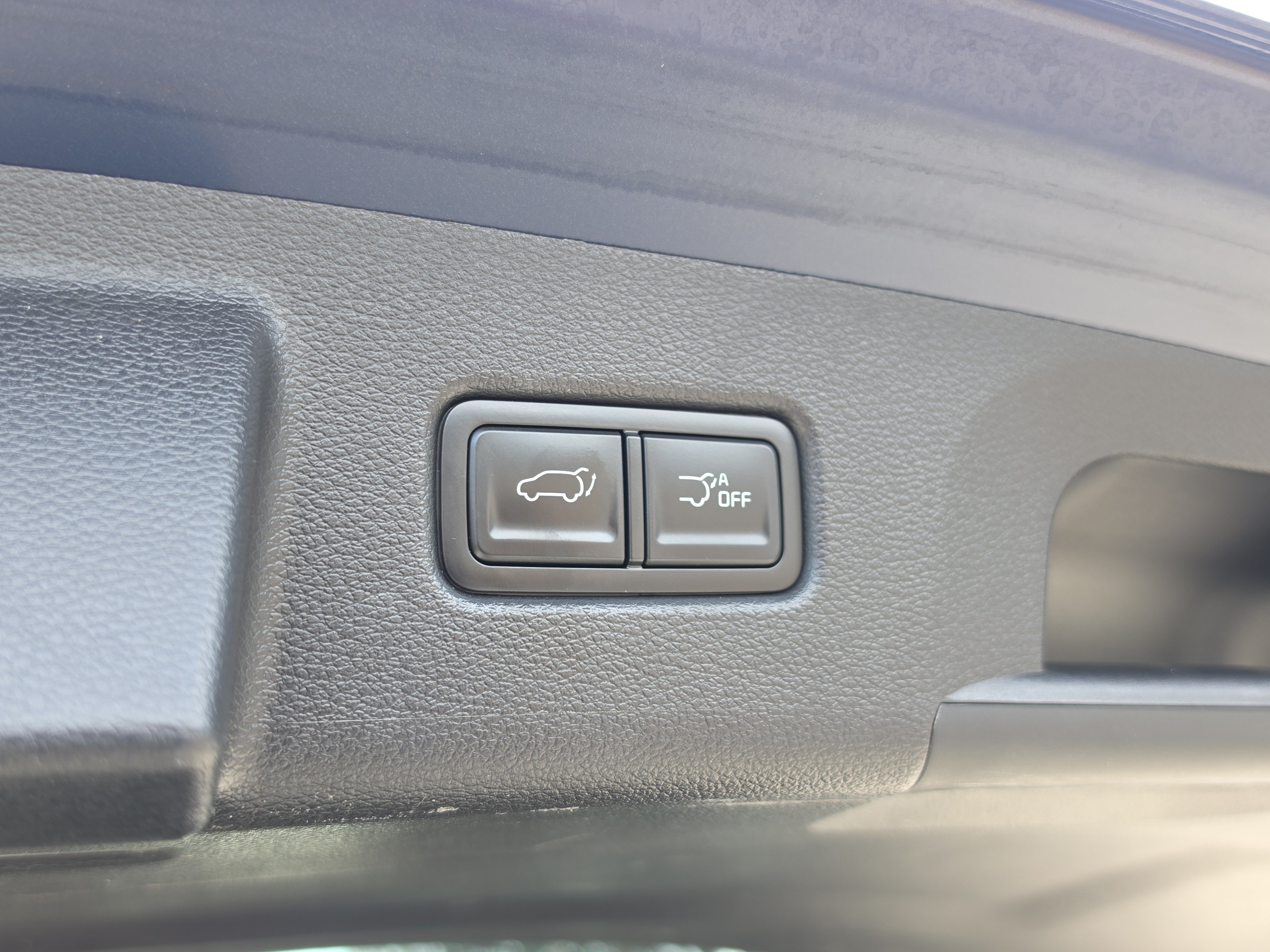 Used 2024 Kia Telluride SX w/ Towing Package FWD image 11