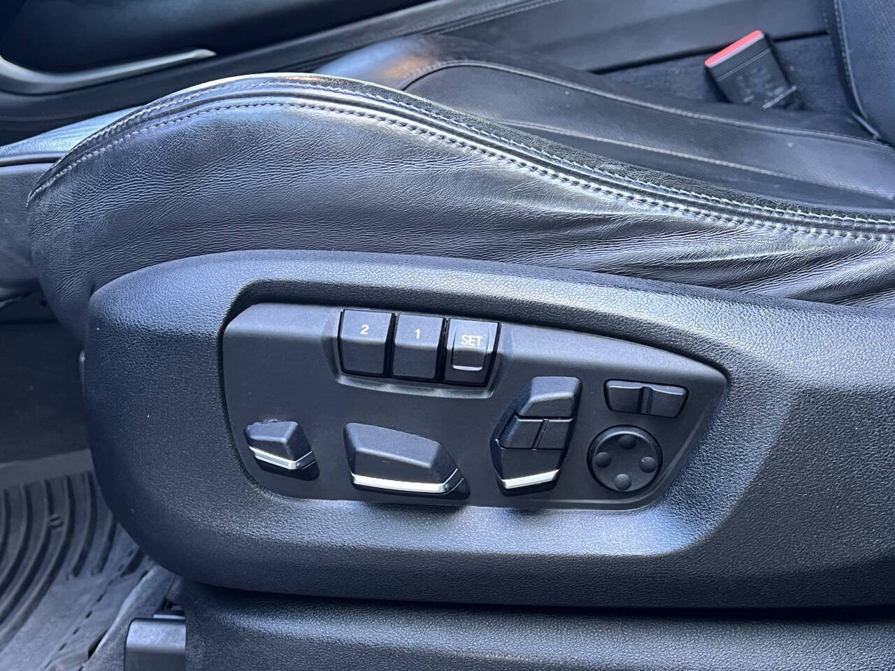 Used 2016 BMW X5 M AWD/4WD image 18