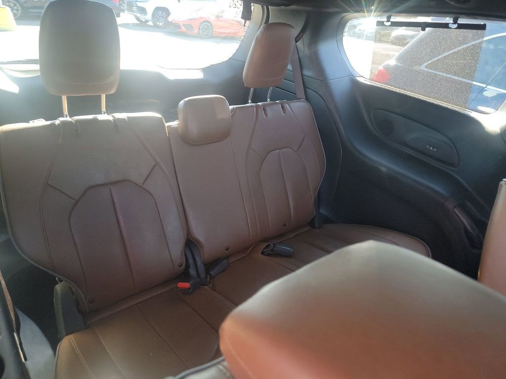 Used 2020 Chrysler Pacifica Limited w/ Advanced Safetytec Group image 17