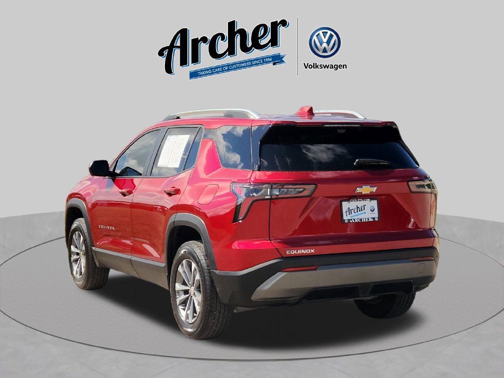 Used 2026 Chevrolet Equinox LT w/ Safety and Technology Package FWD image 5