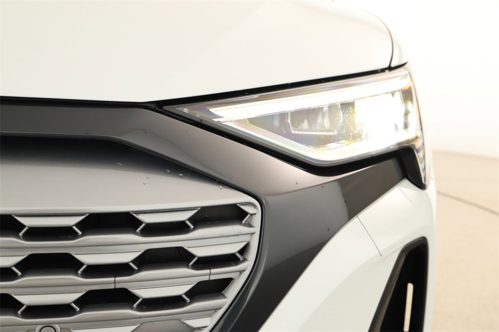 Certified 2024 Audi Q8 e-tron Premium Plus w/ Premium Plus Package image 34