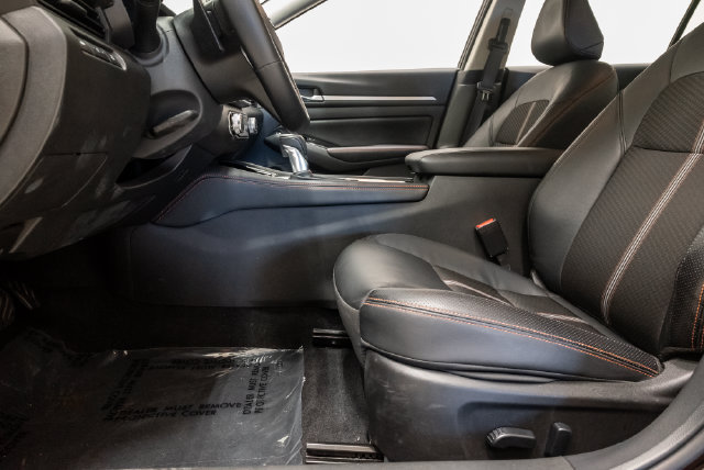 Used 2025 Nissan Altima 2.5 SR FWD image 13