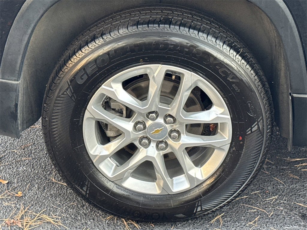 Used 2022 Chevrolet Traverse LS image 19