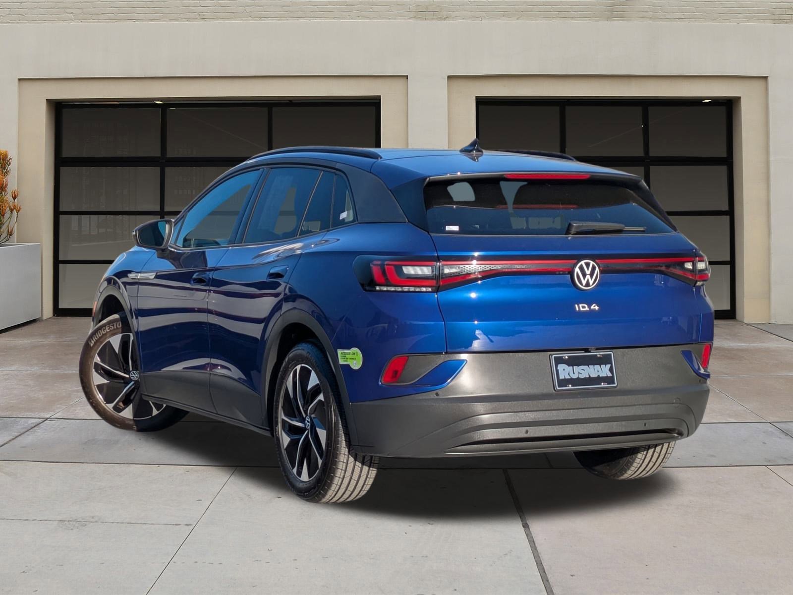 Used 2022 Volkswagen ID.4 Pro S image 2