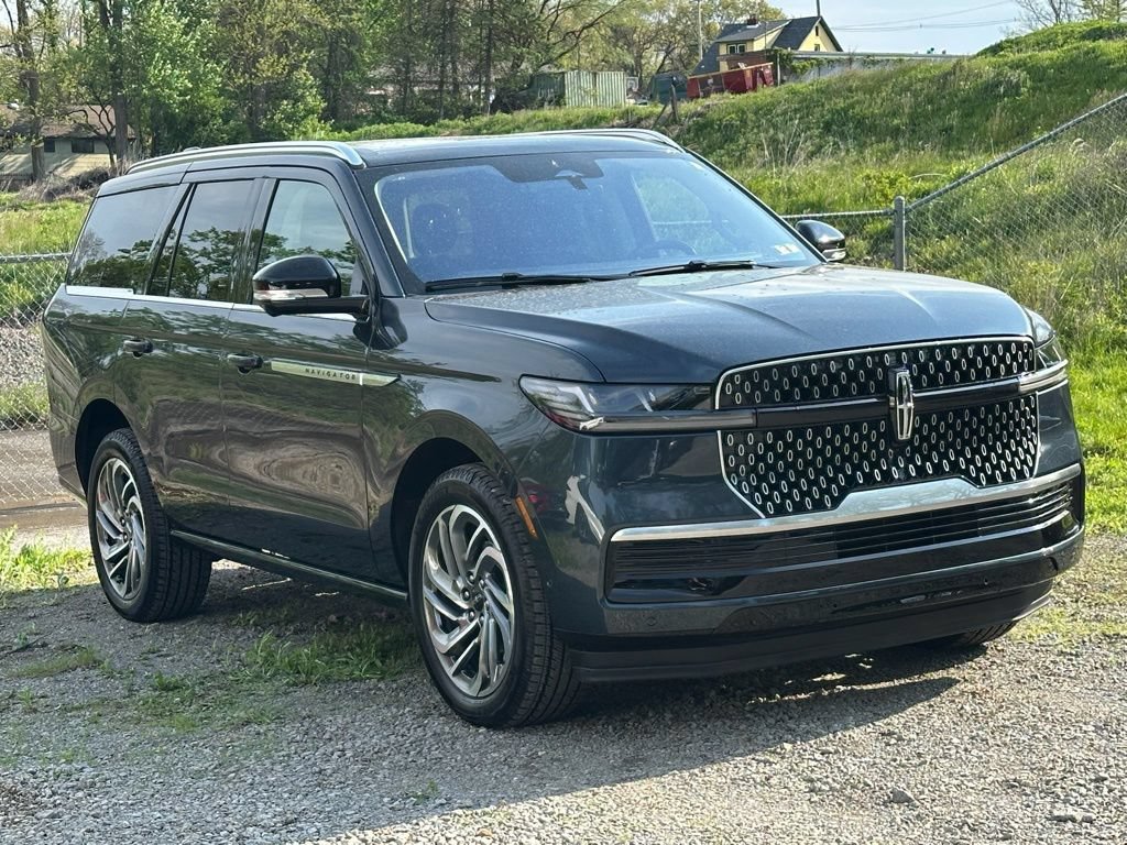 New 2025 Lincoln Navigator Reserve AWD/4WD image 31