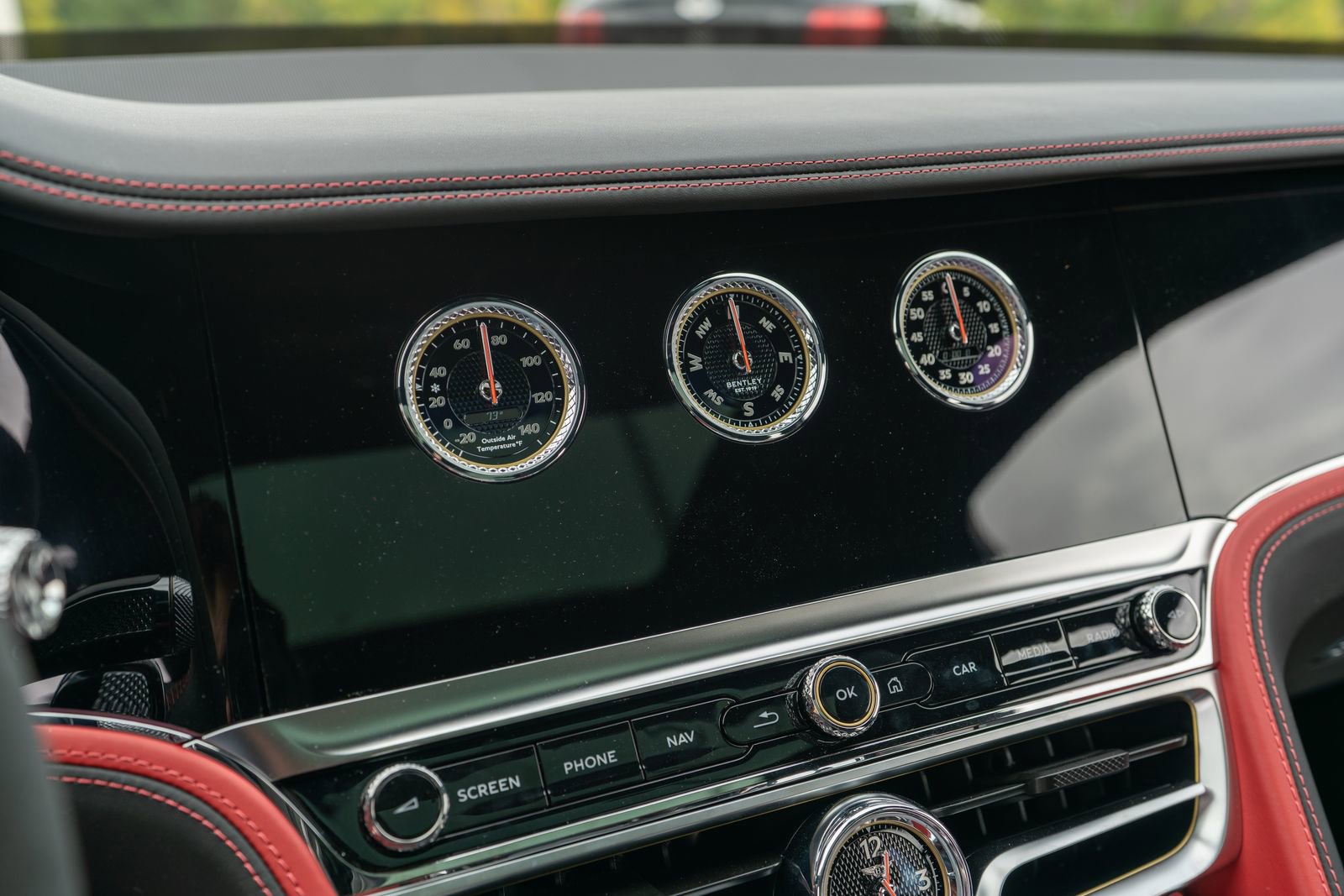 New 2025 Bentley Flying Spur Plug-In Hybrid image 30