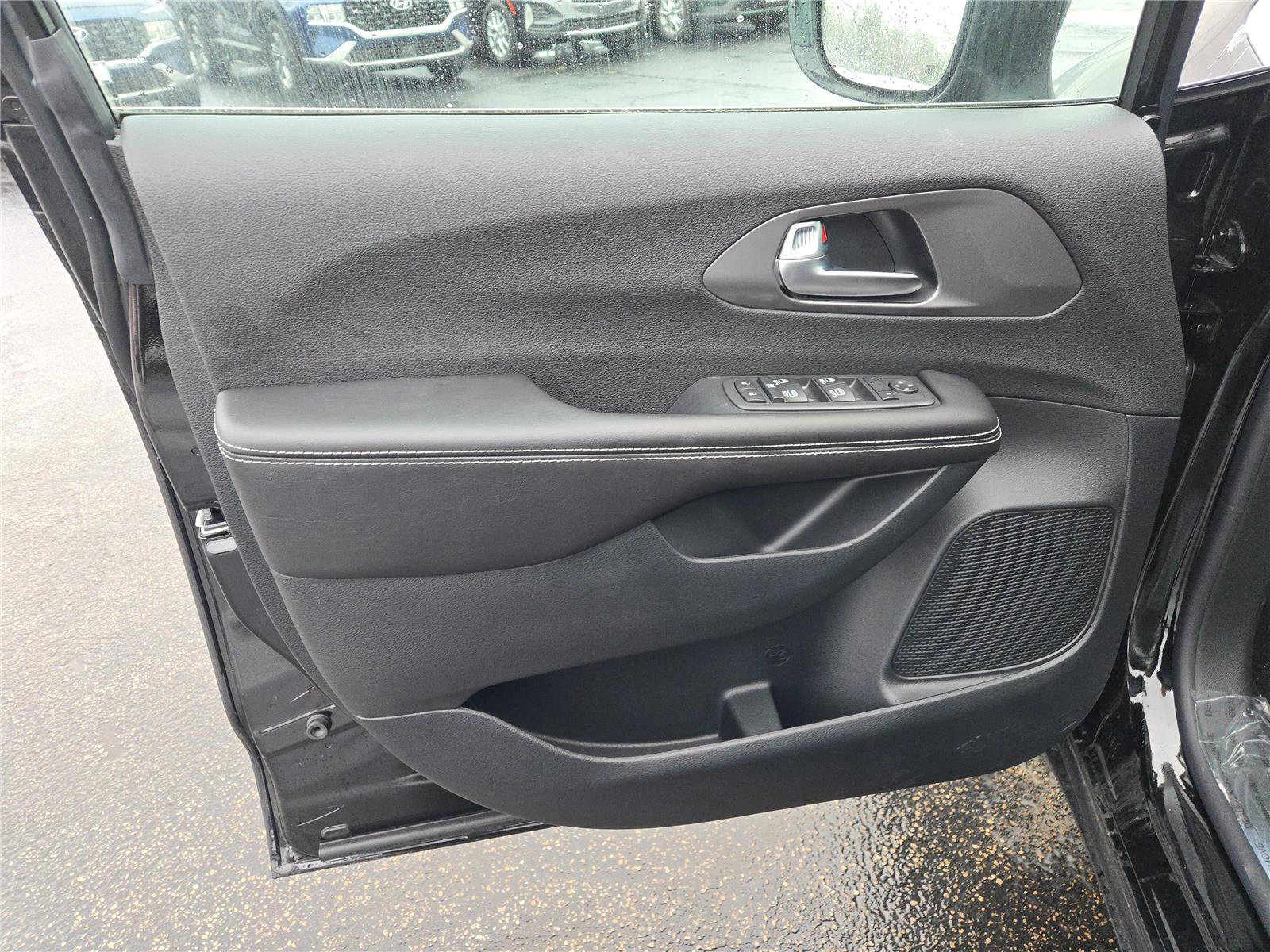 New 2026 Chrysler Voyager LX image 21