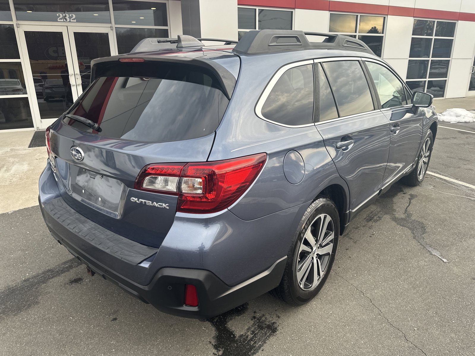 Used 2018 Subaru Outback 2.5i Limited AWD/4WD image 8