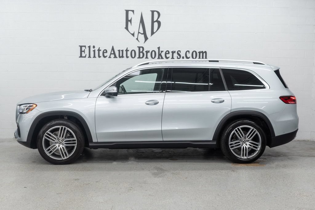 Used 2025 Mercedes-Benz GLS 450 4MATIC image 2