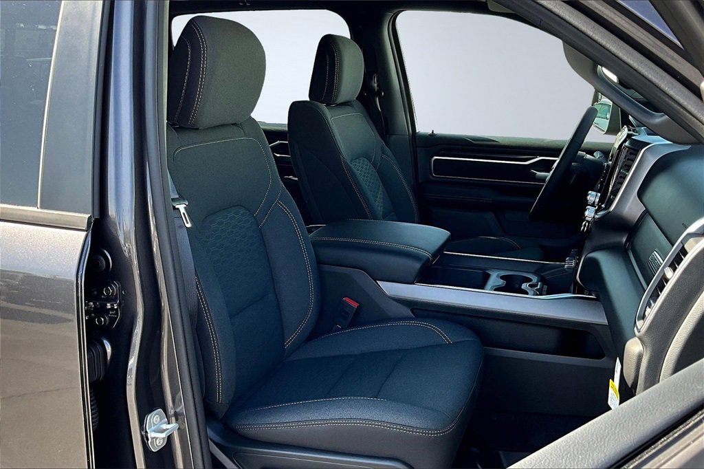 New 2026 RAM 1500 4x4 Crew Cab image 8