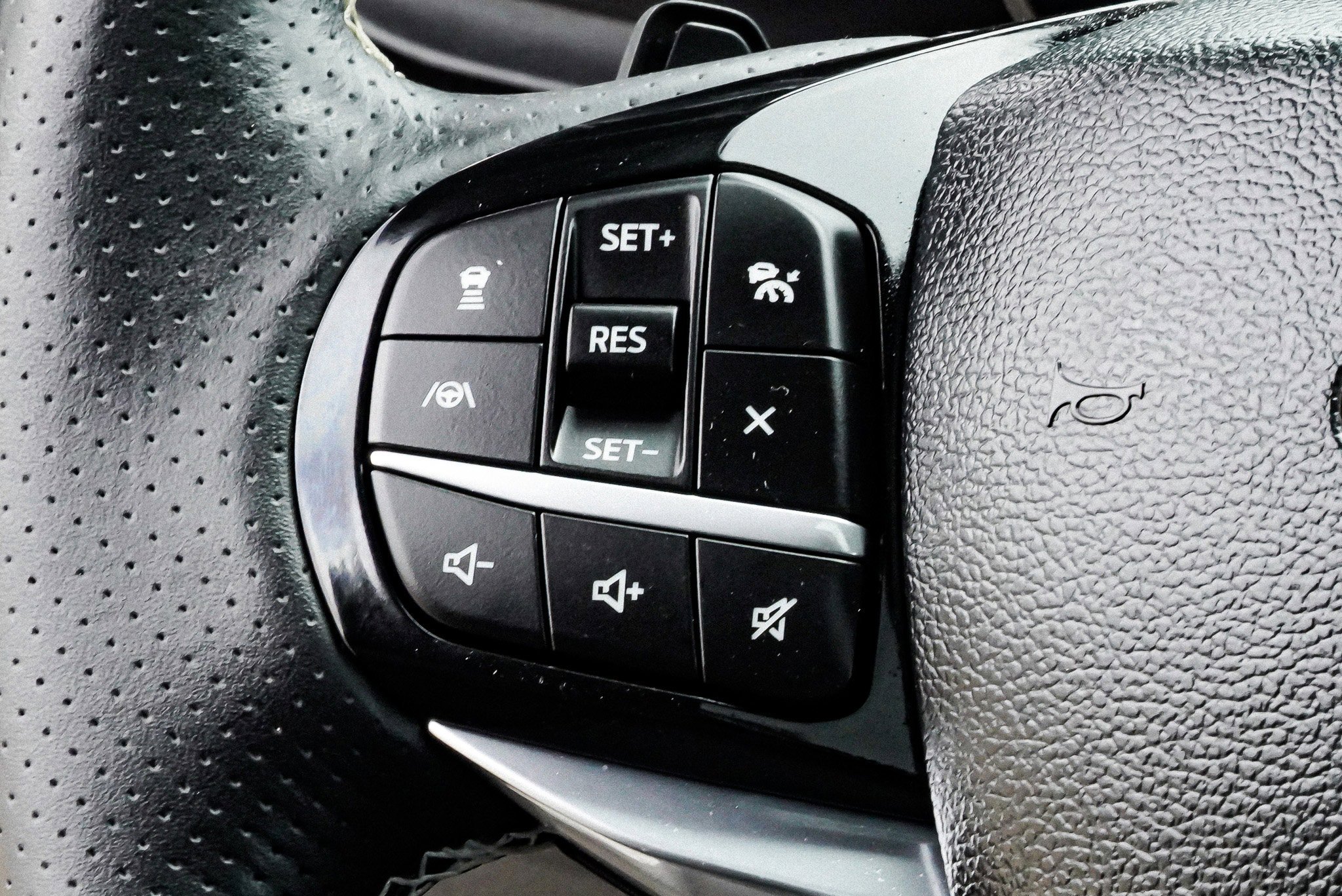 Used 2024 Ford Explorer ST w/ Equipment Group 401A AWD/4WD image 38