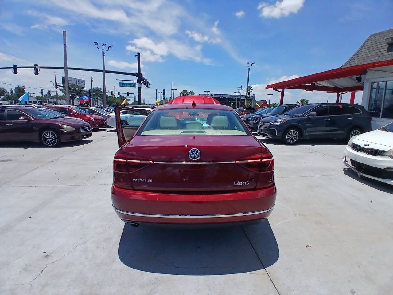 Used 2017 Volkswagen Passat 1.8T SE FWD image 2