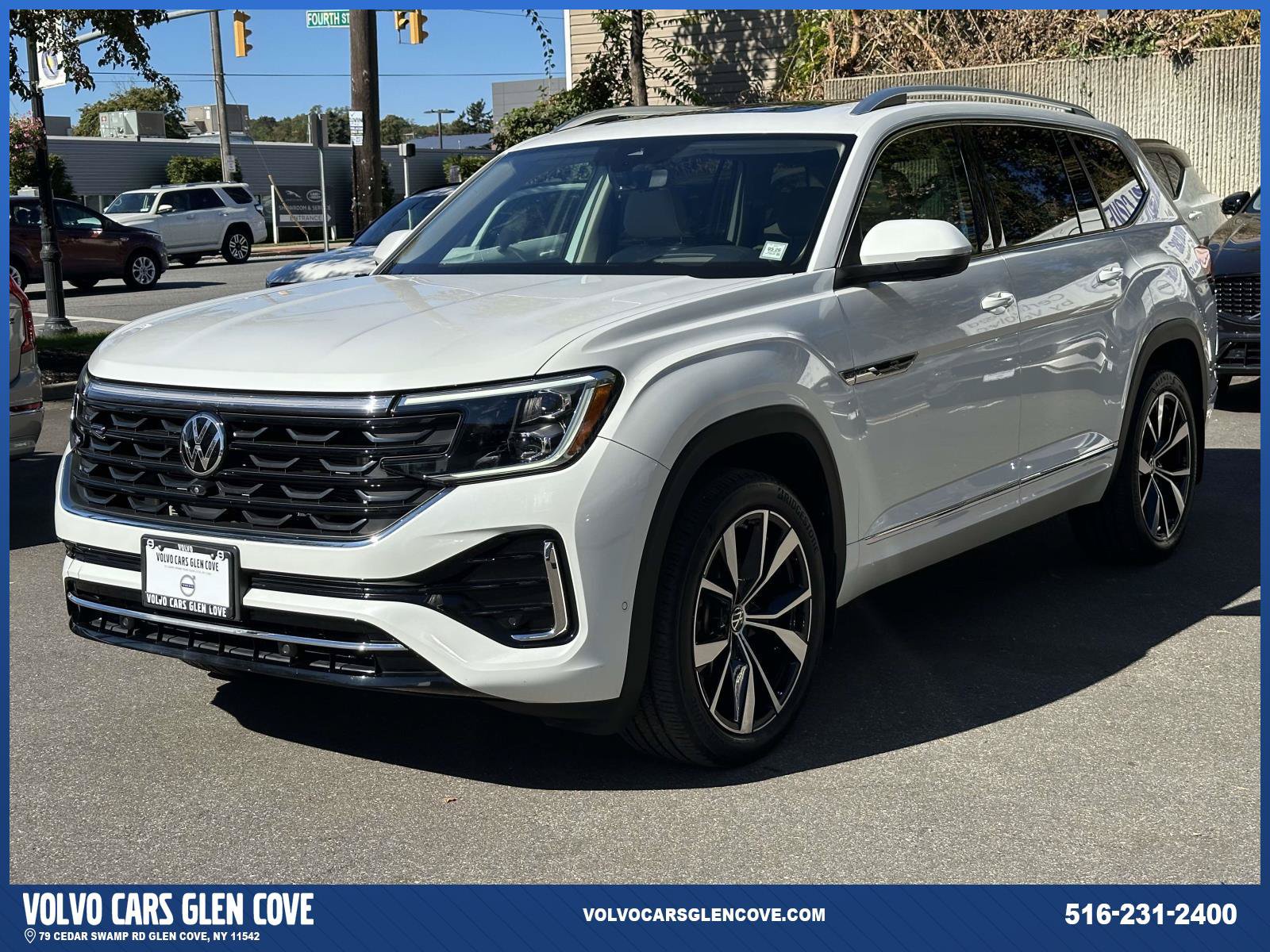 Used 2024 Volkswagen Atlas SEL Premium R-Line AWD/4WD image 7