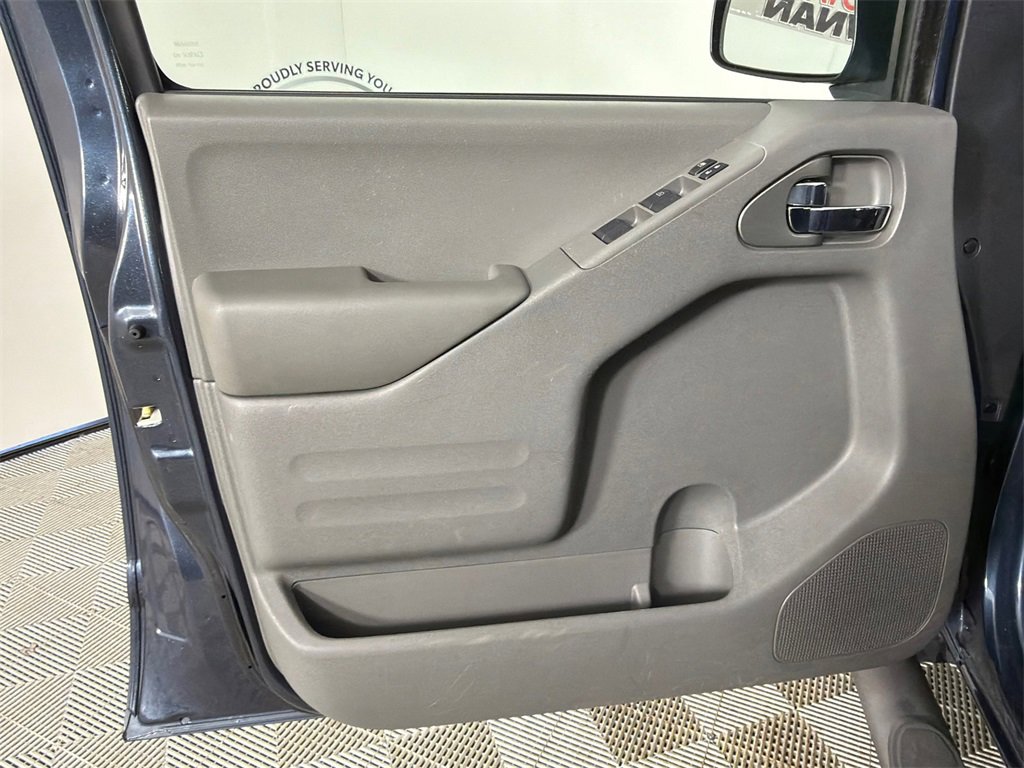 Used 2018 Nissan Frontier SV image 10