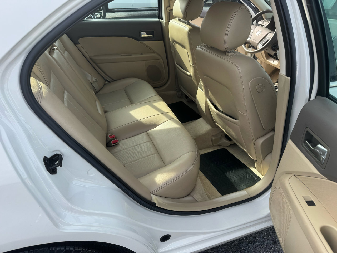 Used 2008 Mercury Milan Premier image 12