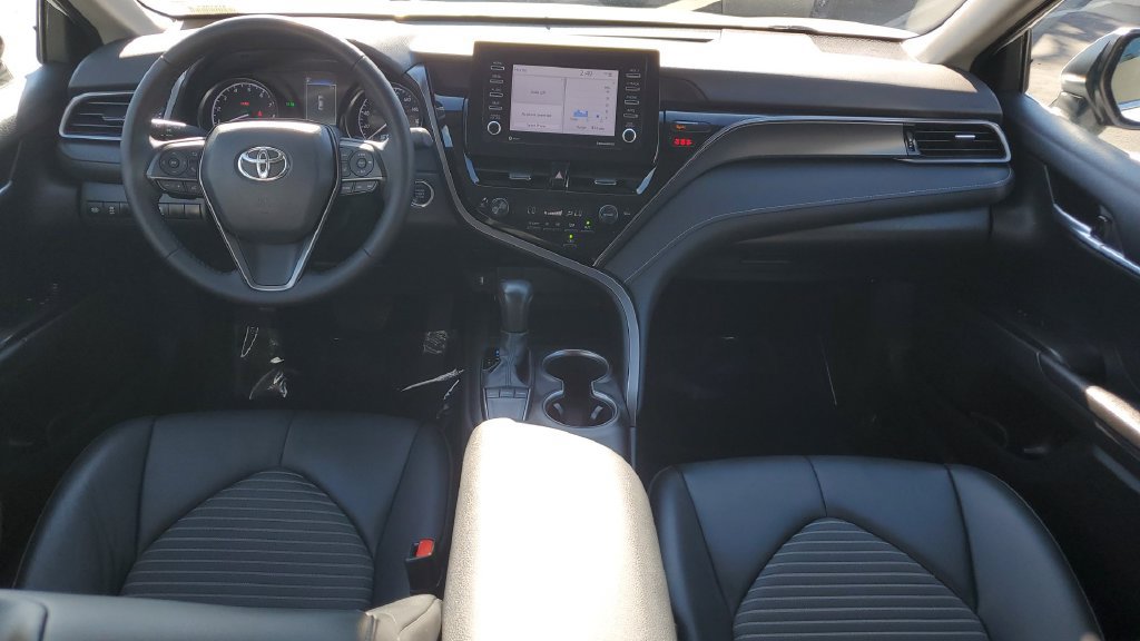 Used 2024 Toyota Camry SE w/ Convenience Package FWD image 10