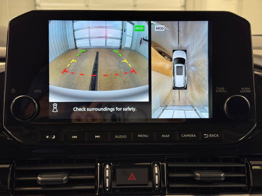 Used 2025 Nissan Pathfinder SL AWD/4WD image 41