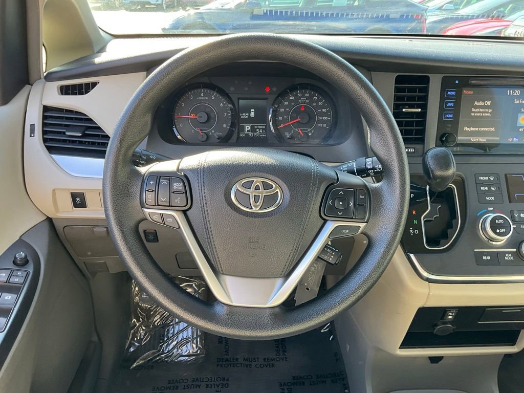 Used 2015 Toyota Sienna LE image 39