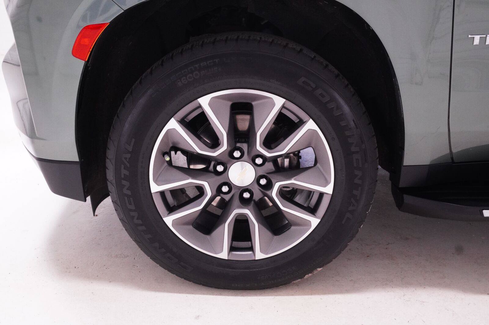 Used 2023 Chevrolet Tahoe LS RWD image 33