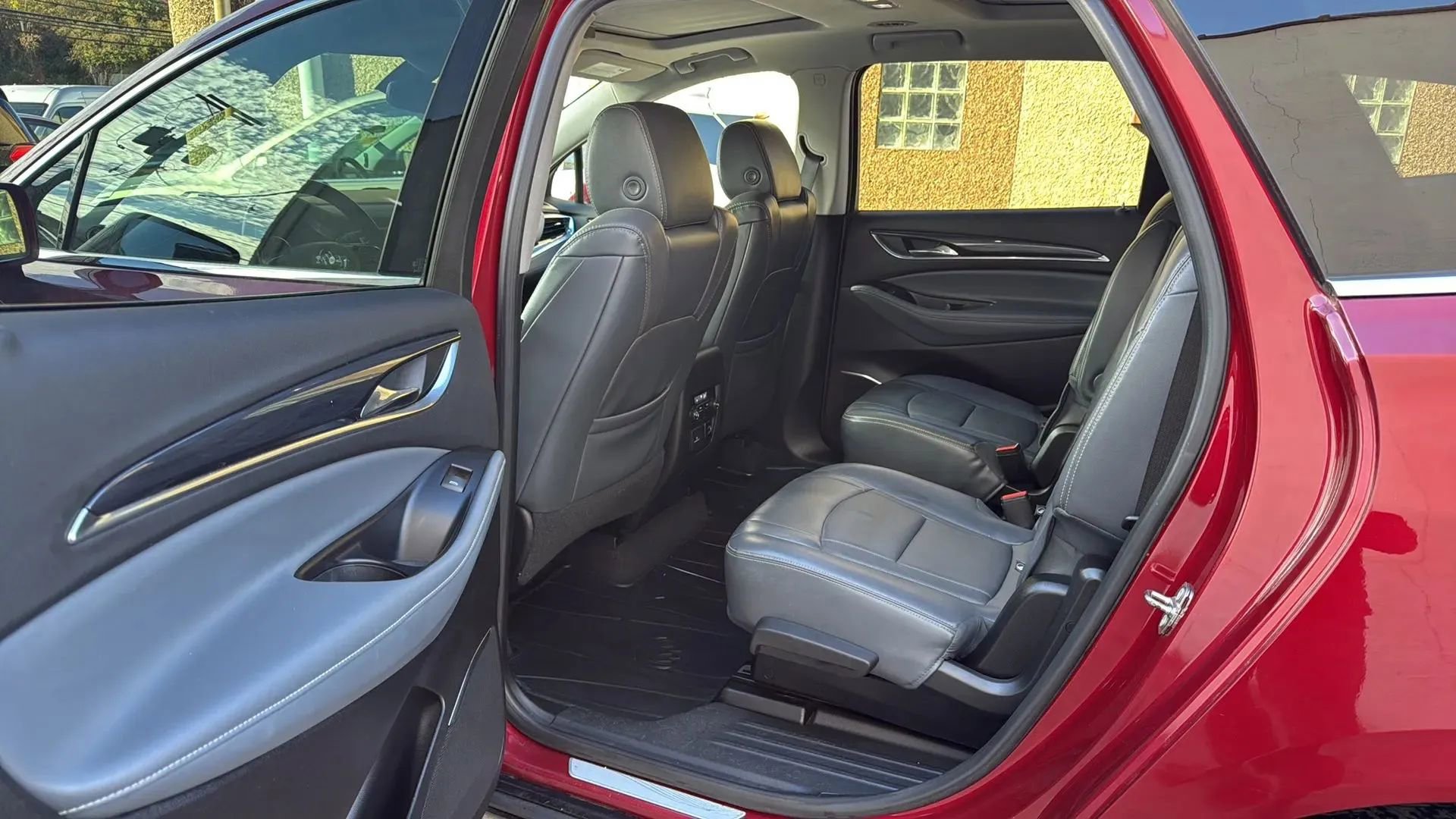 Used 2018 Buick Enclave Essence w/ Trailering Package image 27