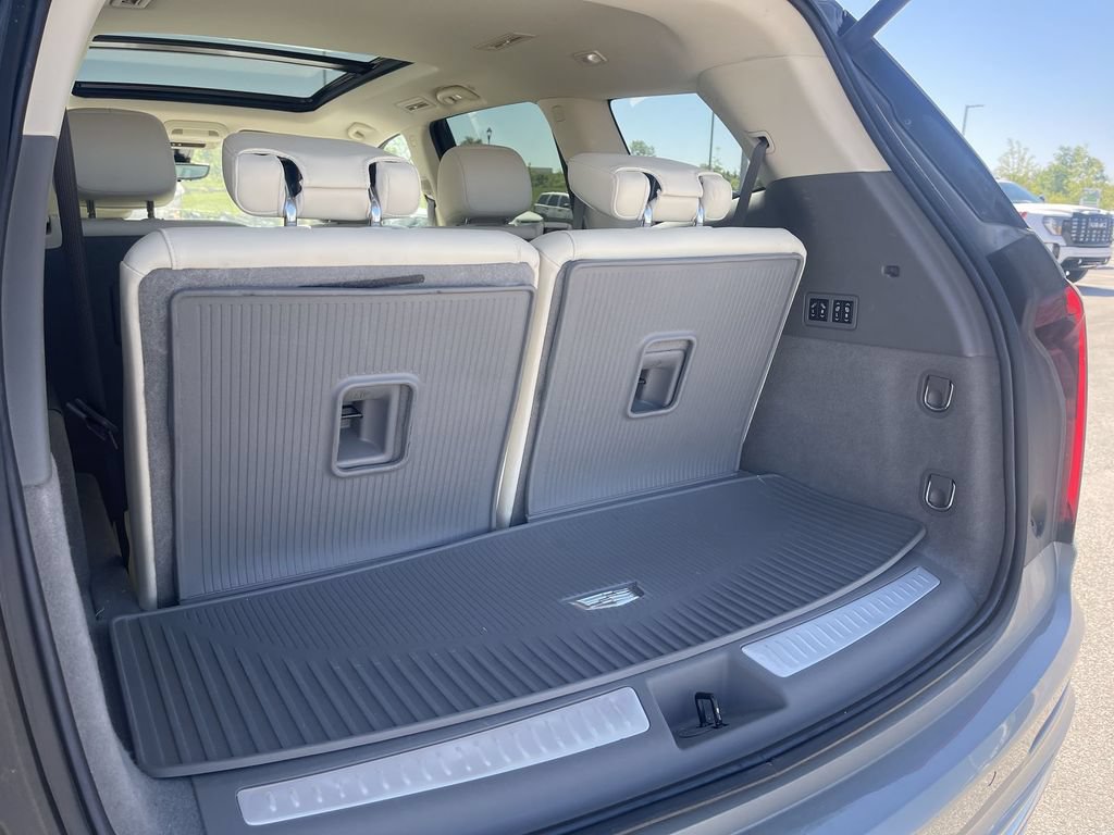Used 2023 Cadillac XT6 Premium Luxury w/ Technology Package AWD/4WD image 15