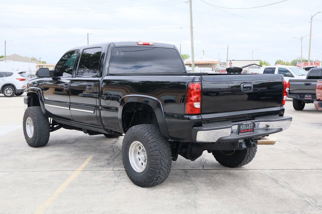 Used 2005 Chevrolet Silverado 2500 LS w/ Heavy-Duty Power Package AWD/4WD image 7