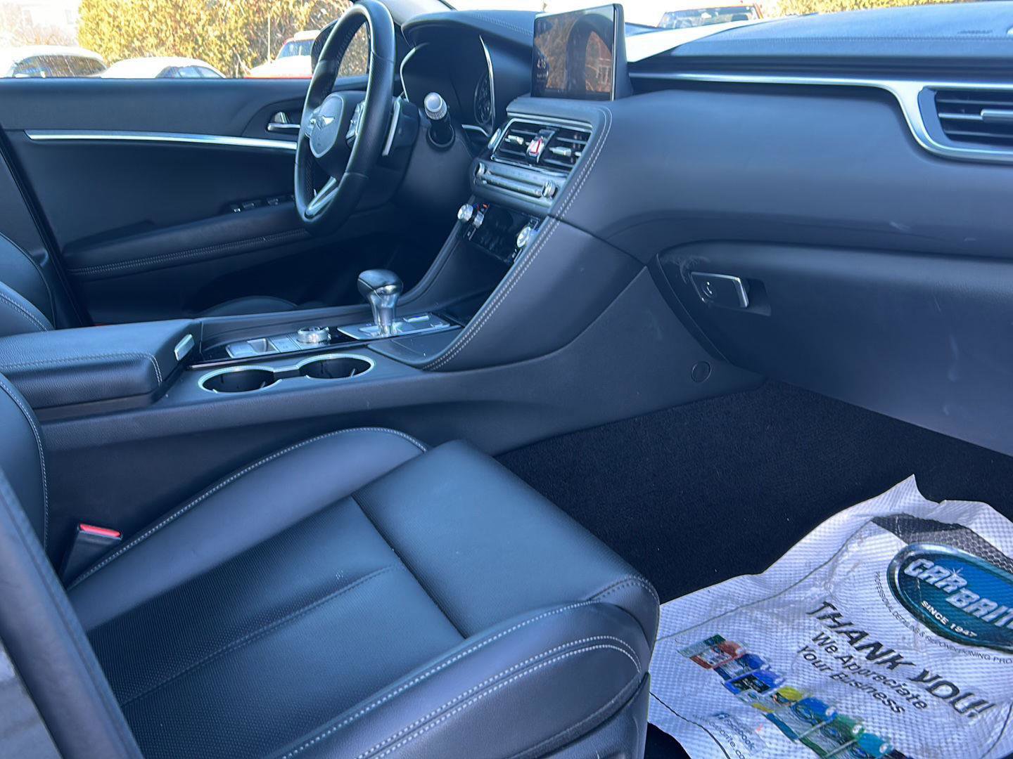 Used 2025 Genesis G70 2.5T image 17