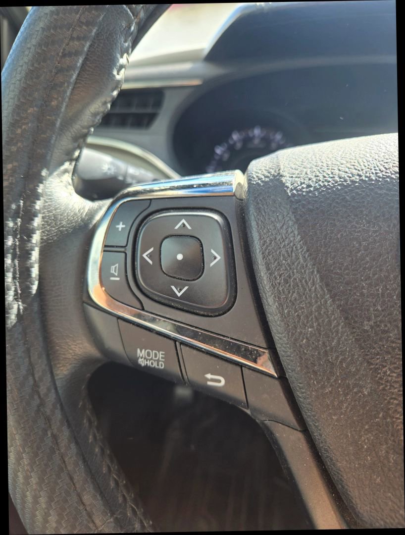 Used 2015 Toyota Avalon XLE Premium w/ Preferred Accessory Package FWD image 21