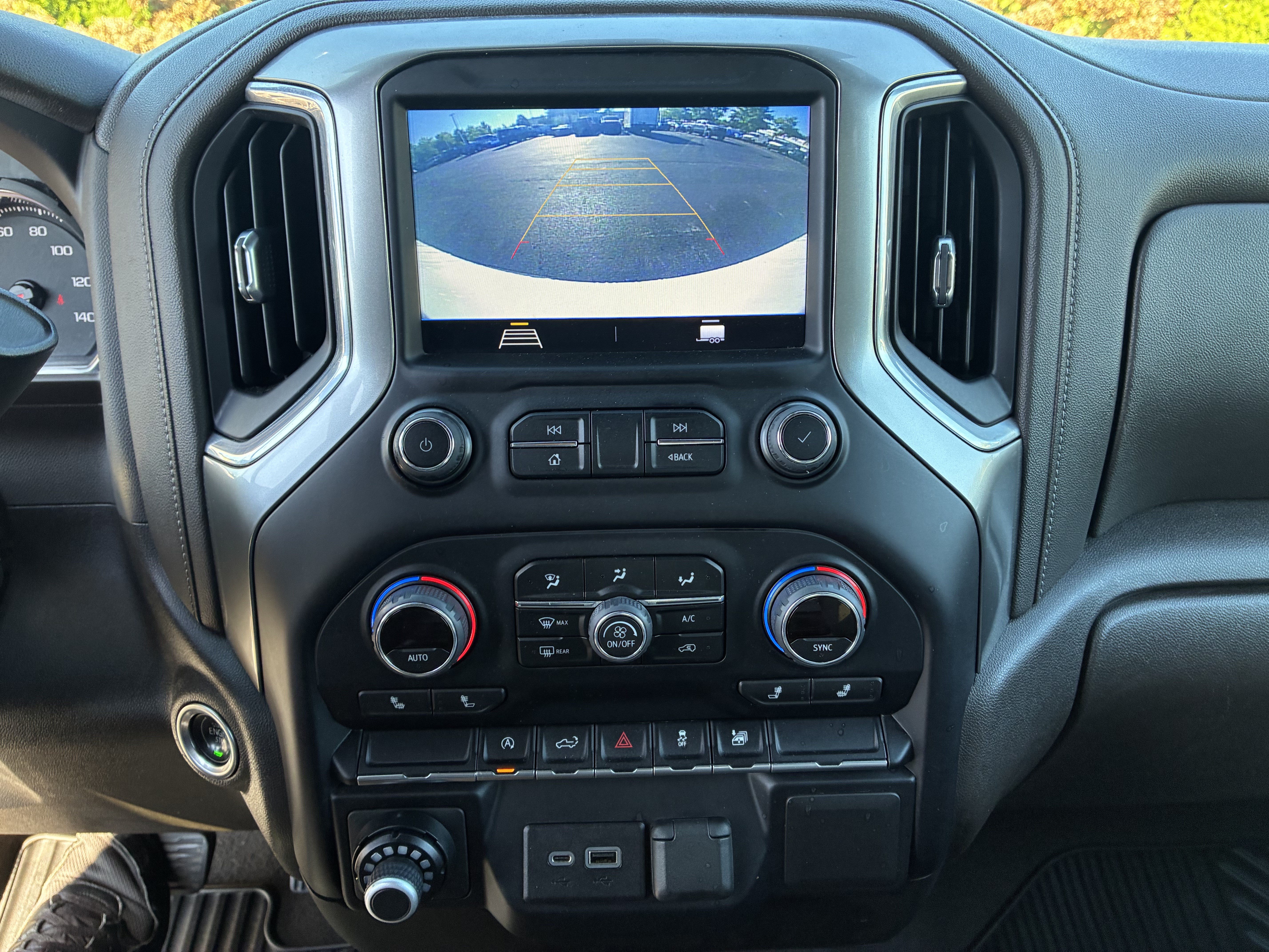 Used 2022 Chevrolet Silverado 1500 LT AWD/4WD image 33