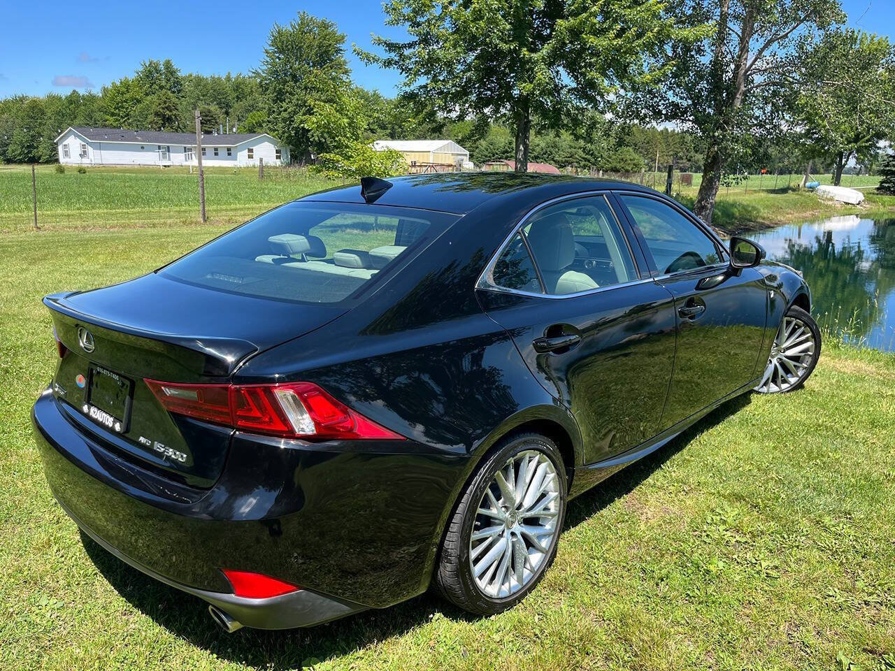 Used 2016 Lexus IS 300 AWD w/ Navigation System Package image 9