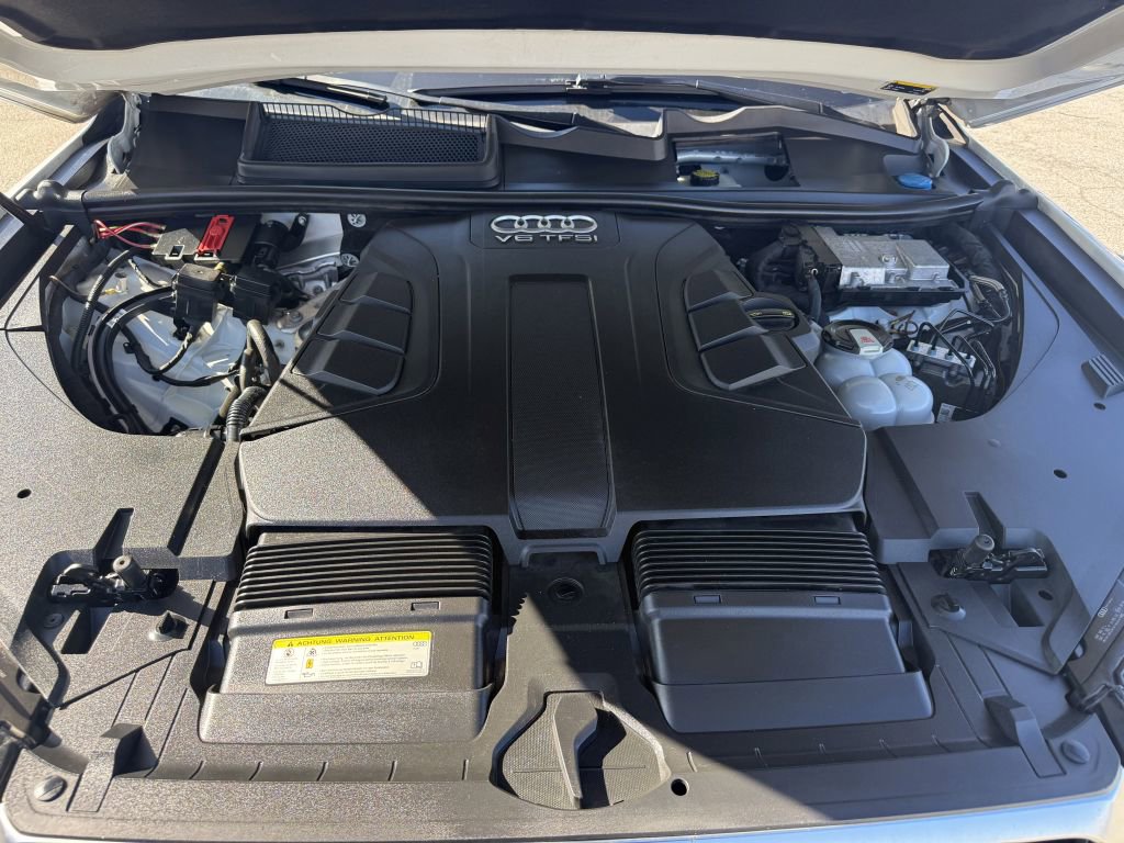 Used 2018 Audi Q7 3.0T Prestige image 16