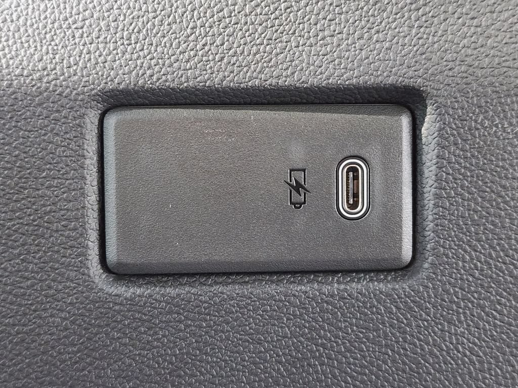 Used 2025 Chevrolet Tahoe High Country AWD/4WD image 19