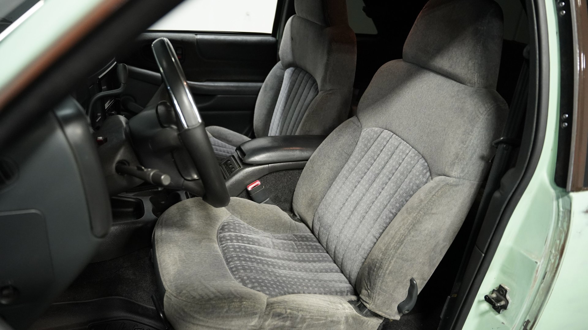 Used 2001 Chevrolet Blazer LS image 35