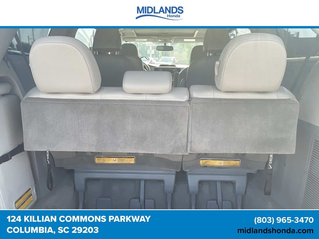 Used 2012 Toyota Sienna XLE FWD image 9