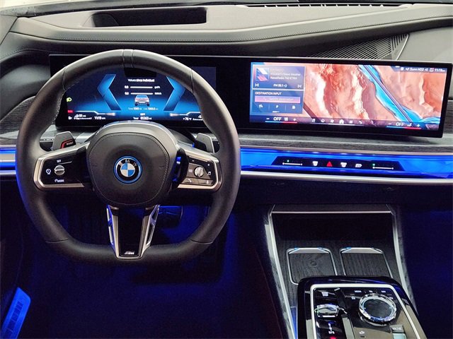 Used 2025 BMW 750e xDrive w/ Executive Package image 27