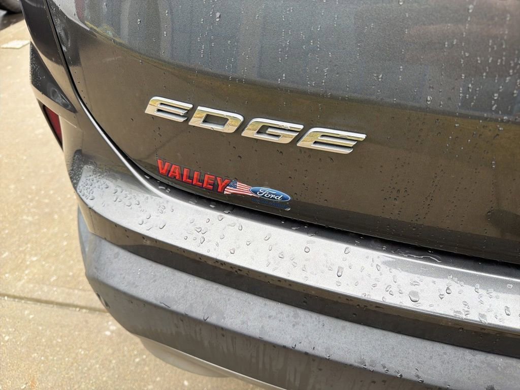 Certified 2019 Ford Edge Titanium w/ Equipment Group 301A image 46